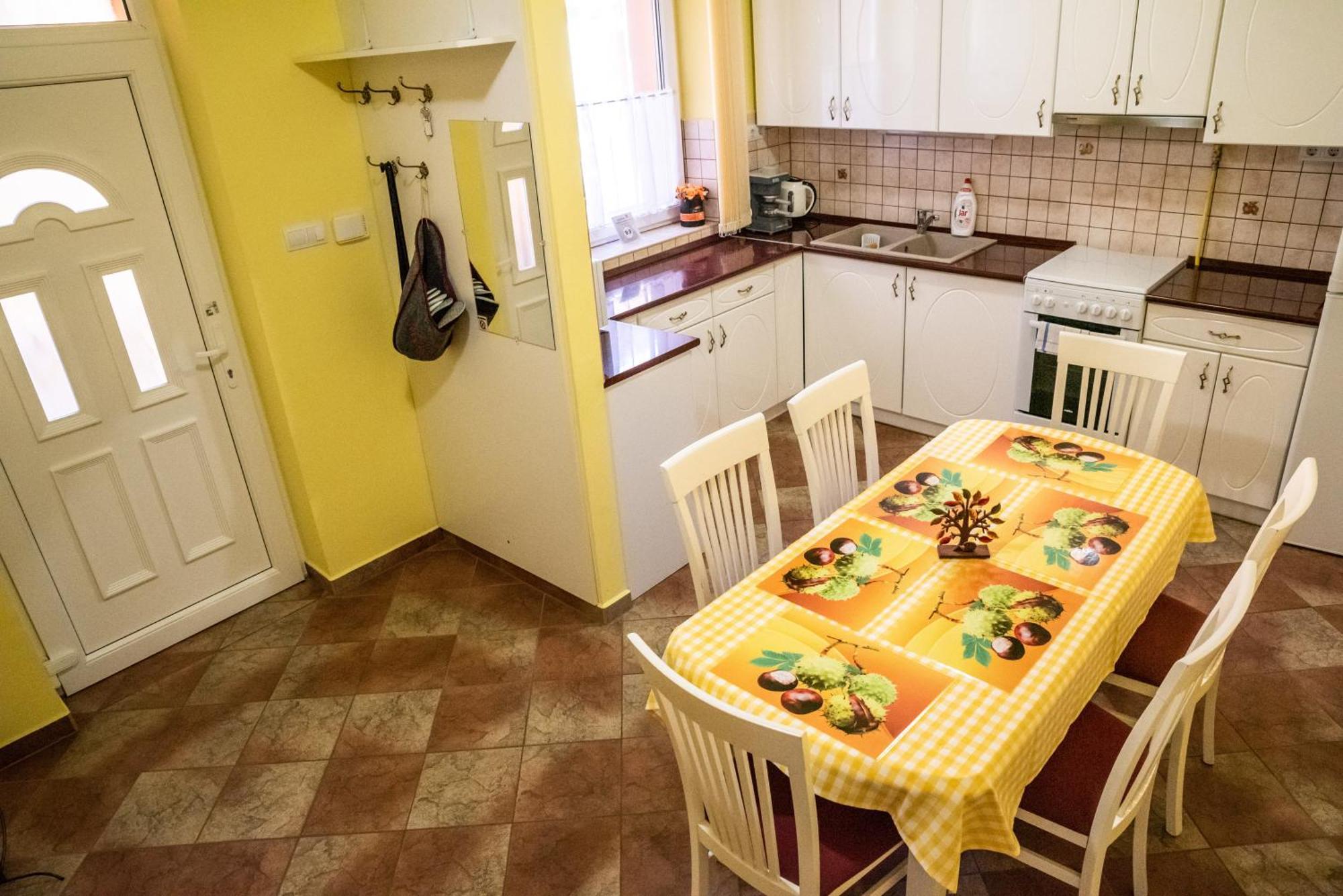 מאקו Gesztenye Apartman מראה חיצוני תמונה